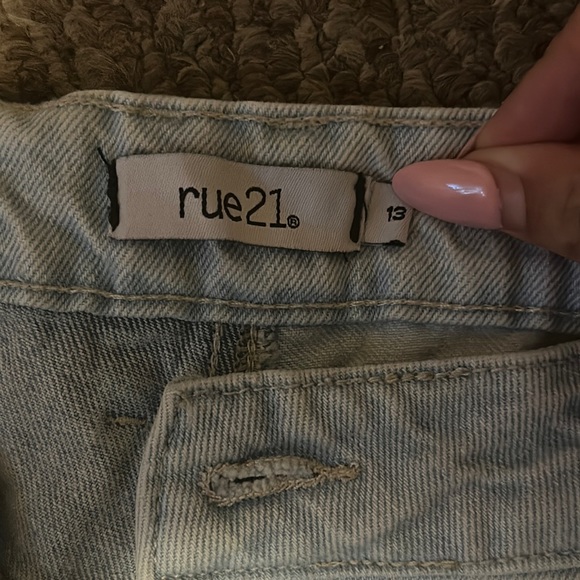Two-Toned High Rise Jeans with Smiley Faces Rue 21 - Picture 2 of 4